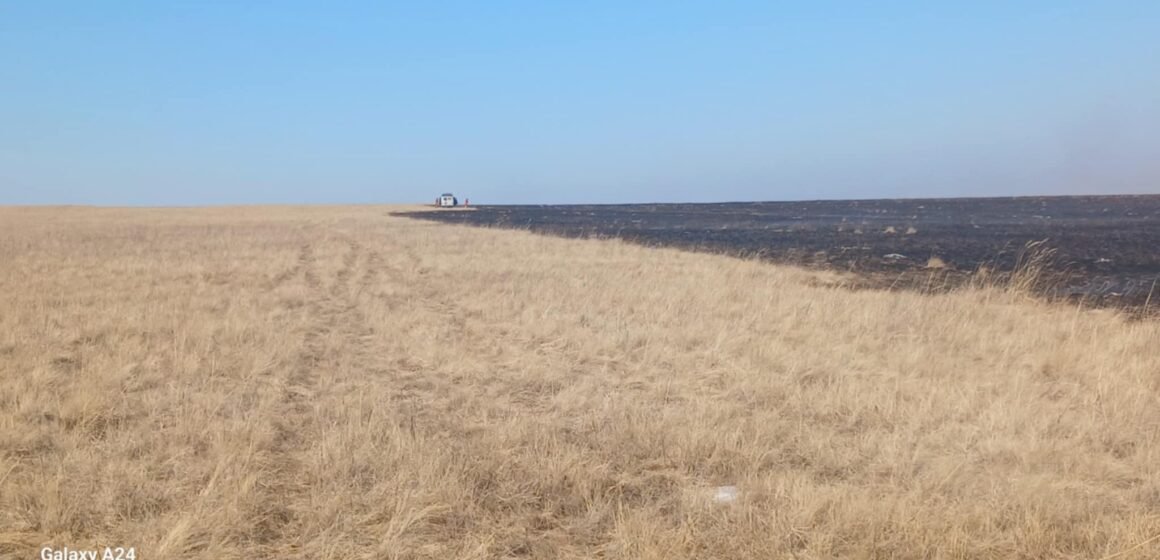 Асгат, Эрдэнэцагаан суманд гарсан түймрийг унтраахаар ажиллаж байна.