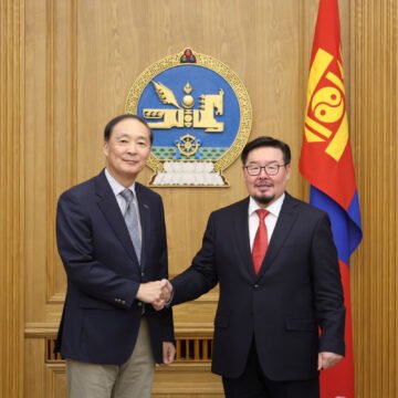 Ерөнхий сайд Г.Занданшатар 30 жилийн хамтын ажиллагаанд талархал илэрхийллээ