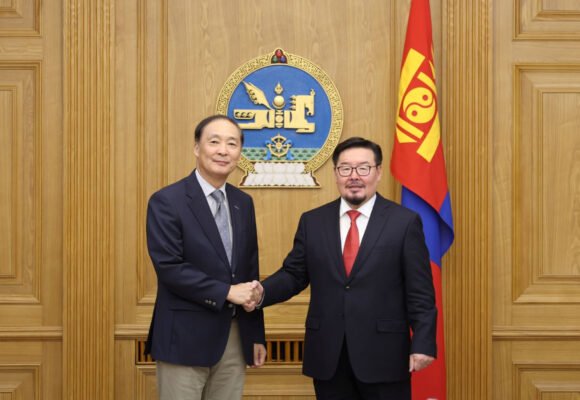 Ерөнхий сайд Г.Занданшатар 30 жилийн хамтын ажиллагаанд талархал илэрхийллээ