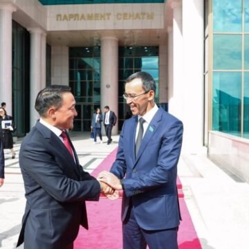 Монгол, Казахстаны хооронд шинэ маршрут бий болгох, нислэгийн давтамжийг тогтмолжуулах чиглэлээр харилцан санал солилцлоо