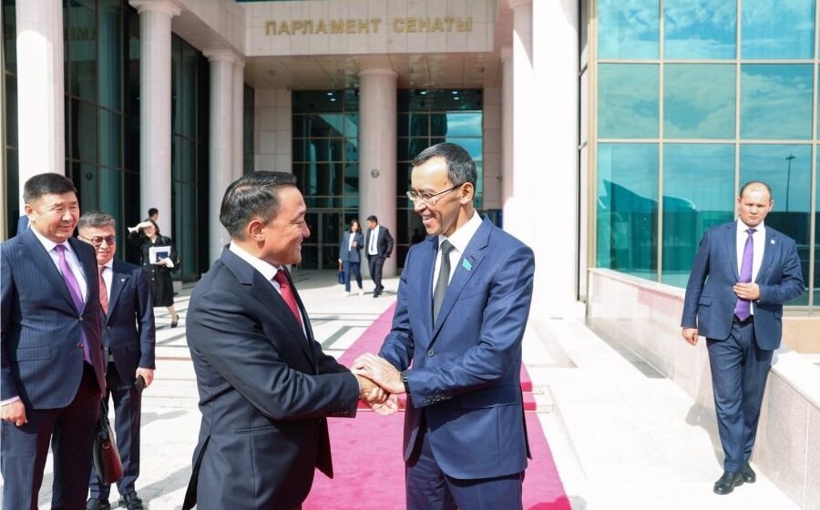 Монгол, Казахстаны хооронд шинэ маршрут бий болгох, нислэгийн давтамжийг тогтмолжуулах чиглэлээр харилцан санал солилцлоо