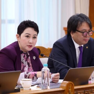 Нүүрстэй холбогдох гэрээ хэлэлцээ, бусад баримт бичгийг ил болголоо