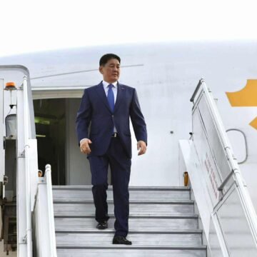 Монгол Улсын Ерөнхийлөгч У.Хүрэлсүх Бүгд Найрамдах Энэтхэг Улсад төрийн айлчлал  хийхээр хүрэлцэн ирлээ