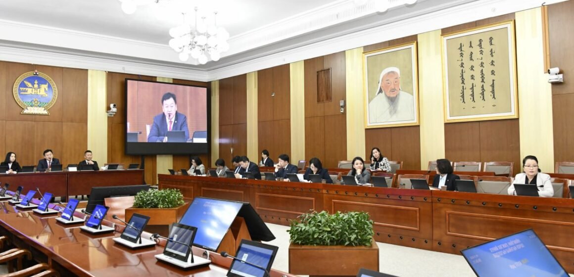 60263e7d8c4f4a1190f72c50278aae6a ХЗБХ: Улсыг хөгжүүлэх таван жилийн үндсэн чиглэлийн төслийн анхны хэлэлцүүлгийг хийж, Байнгын хорооны тогтоолын төслийг баталлаа