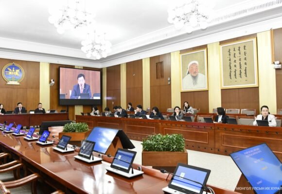 ХЗБХ: Улсыг хөгжүүлэх таван жилийн үндсэн чиглэлийн төслийн анхны хэлэлцүүлгийг хийж, Байнгын хорооны тогтоолын төслийг баталлаа