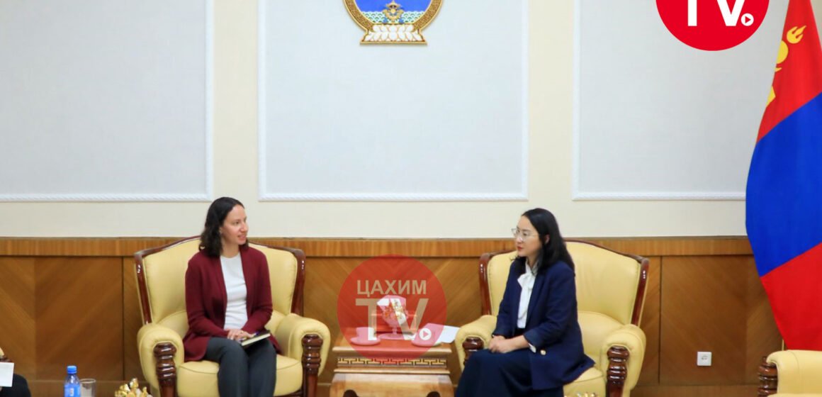 Улсын Их Хурлын гишүүн Ж.Баярмаа Монгол Улс дахь Америкийн Нэгдсэн Улсын ЭСЯ-ны төлөөллийг хүлээн авч уулзлаа