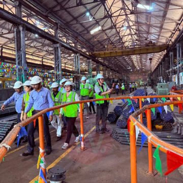 Газрын тос боловсруулах үйлдвэр (ГТБҮ)-ийн технологийн тоног төхөөрөмжүүдийн дийлэнх нь Энэтхэг улсын 20 шахам компанид үйлдвэрлэгдэж байна.