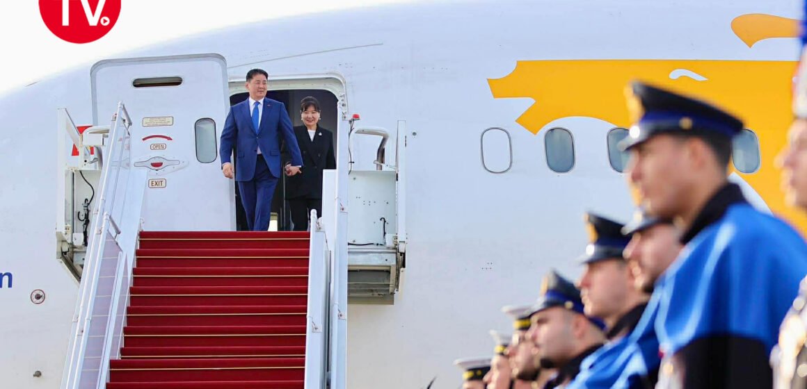 Ерөнхийлөгч У.Хүрэлсүх төрийн айлчлал хийхээр Бүгд Найрамдах Итали Улсад хүрэлцэн ирлээ