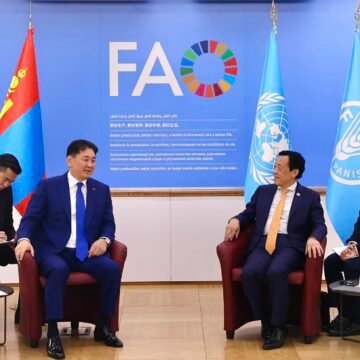 Ерөнхийлөгч У.Хүрэлсүхэд НҮБ-ын Хүнс, хөдөө аж ахуйн байгууллагын Ерөнхий захирал бараалхлаа.