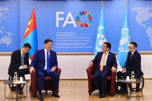 Ерөнхийлөгч У.Хүрэлсүхэд НҮБ-ын Хүнс, хөдөө аж ахуйн байгууллагын Ерөнхий захирал бараалхлаа.