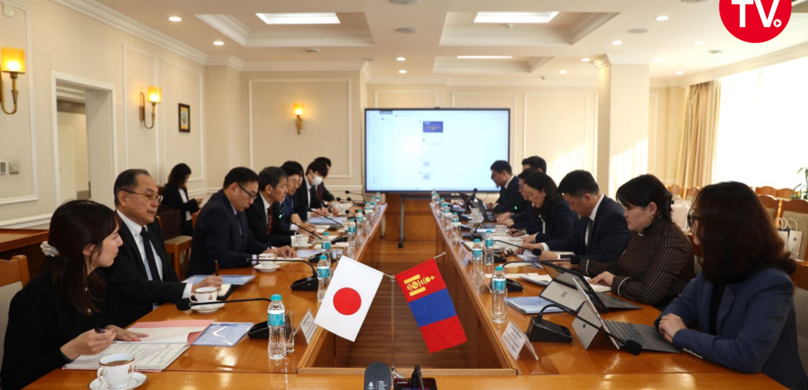 637988743_1231466422510122_7575431544123306825_n МОНГОЛ-ЯПОНЫ САНХҮҮГИЙН ЗӨВЛӨЛДӨХ ХОЁРДУГААР УУЛЗАЛТ БОЛЛОО.