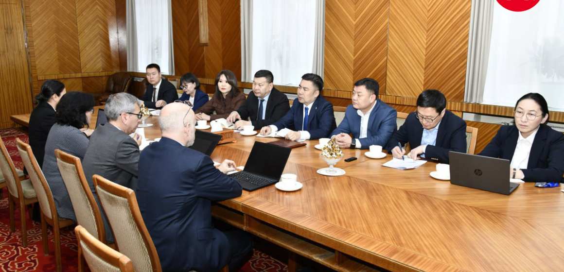 8691ae5589a34ba99e717f41f338f81c Төсвийн байнгын хорооны дарга Н.Наранбаатар ОУВС-гийн төлөөлөгчдийг хүлээн авч уулзав