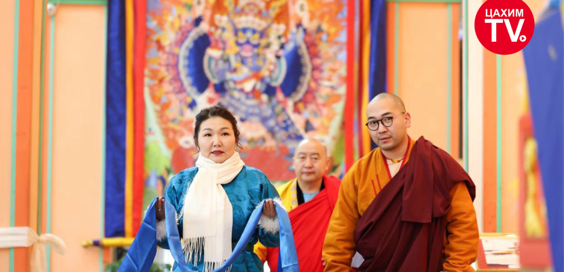 Очирдара шүтээнд мандал өргөж, төр түмний буян заяаг даатгалаа