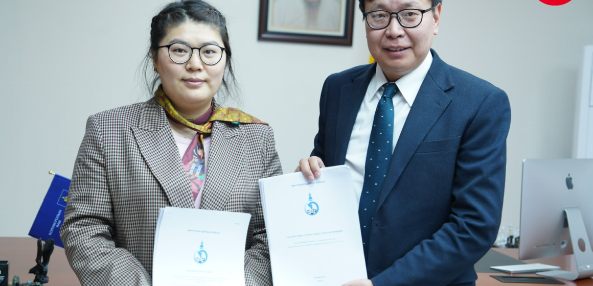 Боловсролын сайд П.Наранбаяр Монгол Улсын Гавьяат Тамирчин, Олон Улсын шатрын Их мастер, Олон Улсын шатрын холбооны Глобал бодлогын зөвлөлийн гишүүн, Монголын Шатрын Холбооны ФИДЕ делегат А.Энхтуулыг хүлээн авч уулзлаа