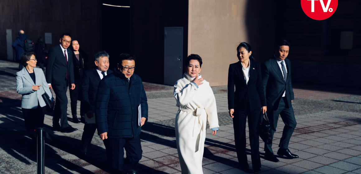 ГАДААД ХАРИЛЦААНЫ САЙД Б.БАТЦЭЦЭГ ШВЕДИЙН ПАРЛАМЕНТ РИКСДАГИЙН ДАРГАД БАРААЛХАВ