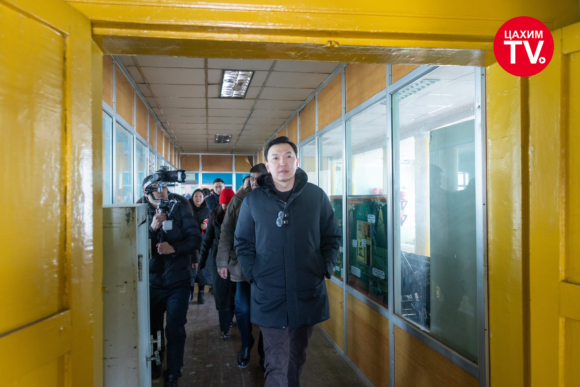 Монгол Улсын хойд хилийн бүс, Ардын хувьсгалын ялалтын өлгий нутаг Сэлэнгэ аймгийн Алтанбулаг сумаас төвийн бүсийн иргэдтэй хийх уулзалтаа эхлүүлж байна.