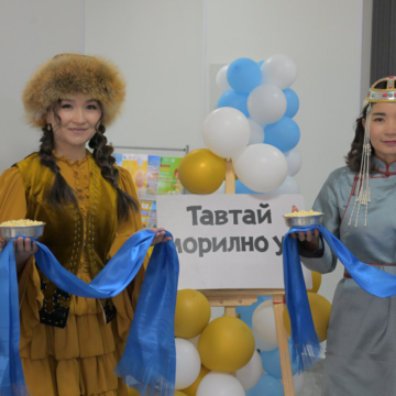 БАЯН-ӨЛГИЙ АЙМГИЙН НЭГДСЭН ЭМНЭЛЭГ 100 ОРТОЙ ШИНЭ БАРИЛГАА АШИГЛАЛТАД ОРУУЛЖ, ТУСЛАМЖ ҮЙЛЧИЛГЭЭГЭЭ ӨРГӨЖҮҮЛЖ БАЙНА