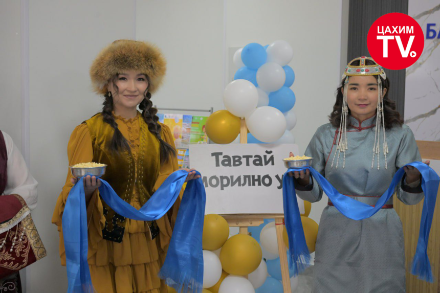 БАЯН-ӨЛГИЙ АЙМГИЙН НЭГДСЭН ЭМНЭЛЭГ 100 ОРТОЙ ШИНЭ БАРИЛГАА АШИГЛАЛТАД ОРУУЛЖ, ТУСЛАМЖ ҮЙЛЧИЛГЭЭГЭЭ ӨРГӨЖҮҮЛЖ БАЙНА