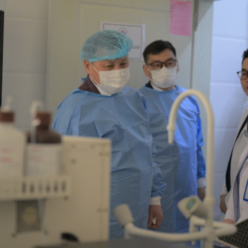 ЦОГТЦЭЦИЙ СУМЫН ЭРҮҮЛ МЭНДИЙН ТӨВ ТОЙРГИЙН ДӨРВӨН СУМЫН 30 МЯНГА ГАРУЙ ИРГЭНД ЭМНЭЛГИЙН ТУСЛАМЖ ҮЙЛЧИЛГЭЭ ҮЗҮҮЛЖ БАЙНА