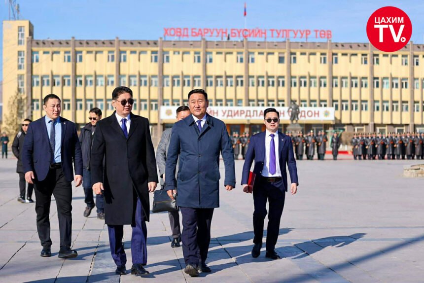 Монгол Улсын Ерөнхийлөгч У.Хүрэлсүх баруун бүсийн тулгуур төв Ховд аймгийн иргэдтэй уулзлаа