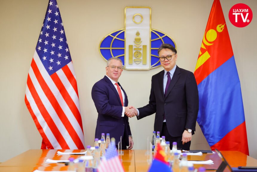 МОНГОЛ, АНУ-ЫН ХООРОНДЫН XVII УЛС ТӨРИЙН ЗӨВЛӨЛДӨХ УУЛЗАЛТ БОЛОВ