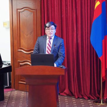 ШИНЭ АЛБАН ХААГЧДАД ЖЕНДЭРИЙН ЭРХ ТЭГШ БАЙДЛЫГ ХАНГАХ МЭДЛЭГ ОЛГОХ СУРГАЛТ БОЛЛОО