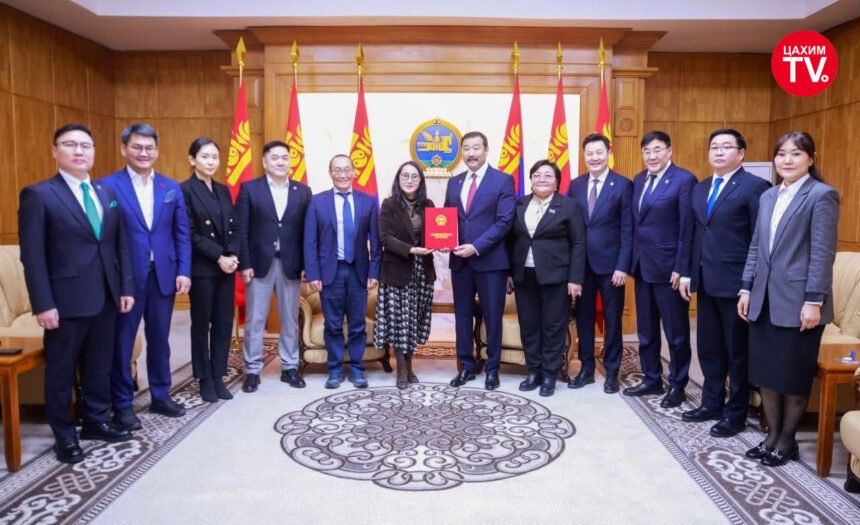 Хувь хүний орлогын албан татварын тухай хуульд өөрчлөлт оруулах тухай хуулийн төслийг өргөн мэдүүллээ