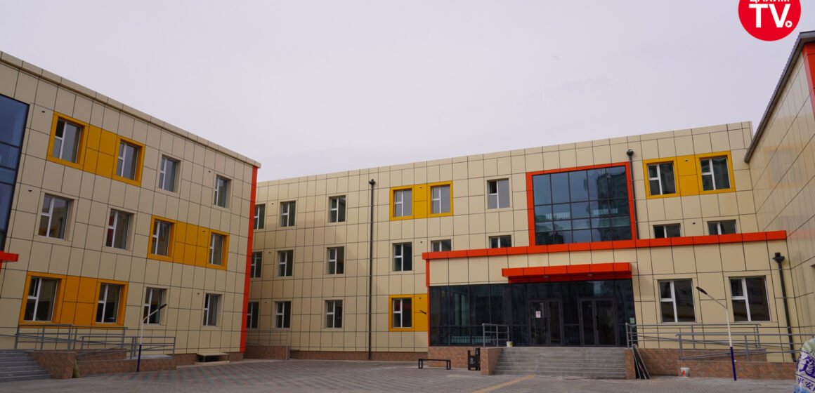 Баянзүрх дүүргийн 14 дүгээр хорооны 640 хүүхдийн суудалтай сургуулийг улсын комисс хүлээн авлаа