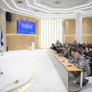 Нийслэлийн нутгийн захиргааны байгууллагуудын удирдлага, албан хаагчдад гамшгаас хамгаалах сургалт зохион байгуулж байна
