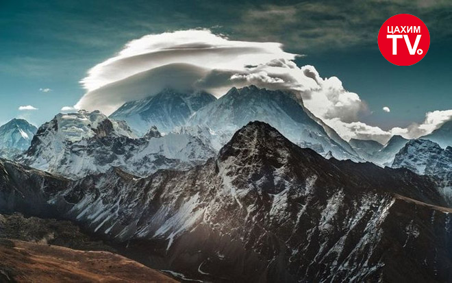 ЭВЕРЕСТИЙН ОРГИЛД УУЛЧДЫГ ЗОХИОН БАЙГУУЛАЛТТАЙГААР ХОРДУУЛЖ ДААТГАЛЫН ЛУЙВАР ХИЙДЭГ БАЙЖЭЭ