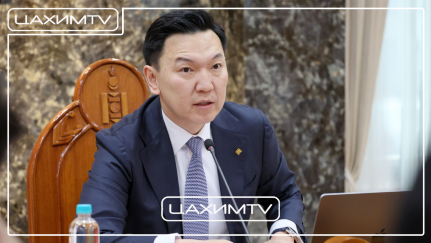 Ерөнхий сайд Н.Учрал эхний шийдвэрээрээ 12100 компанийн дансыг нээлээ