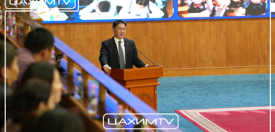 Монгол Улсын Ерөнхийлөгч Ухнаагийн Хүрэлсүх цэцэрлэг, Ерөнхий боловсролын сургуулийн багш нартай уулзлаа.