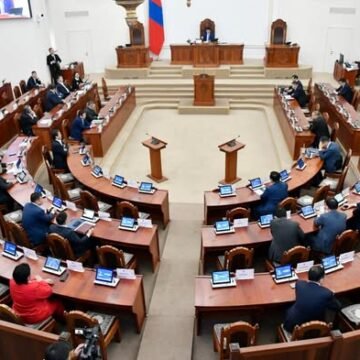 БНМАУ-ын Засгийн газарт эрх олгох тухай хууль хүчингүй болсонд тооцох тухай хуулийн төслийг эцэслэн батлав